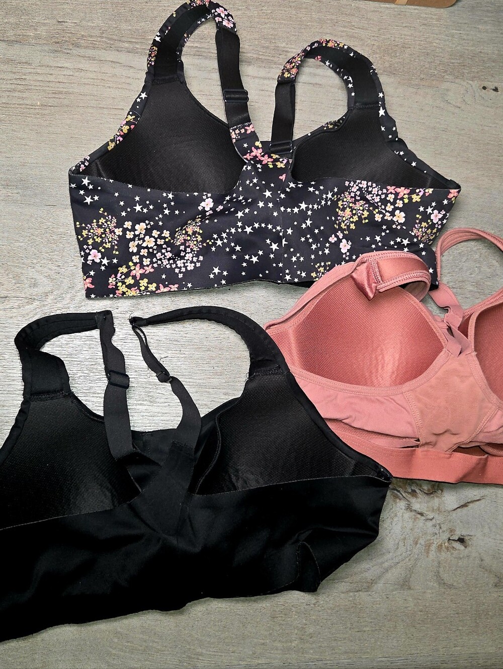 3-ct VS Incredible Knockout Ultra Max Bras - Picture 2 of 7